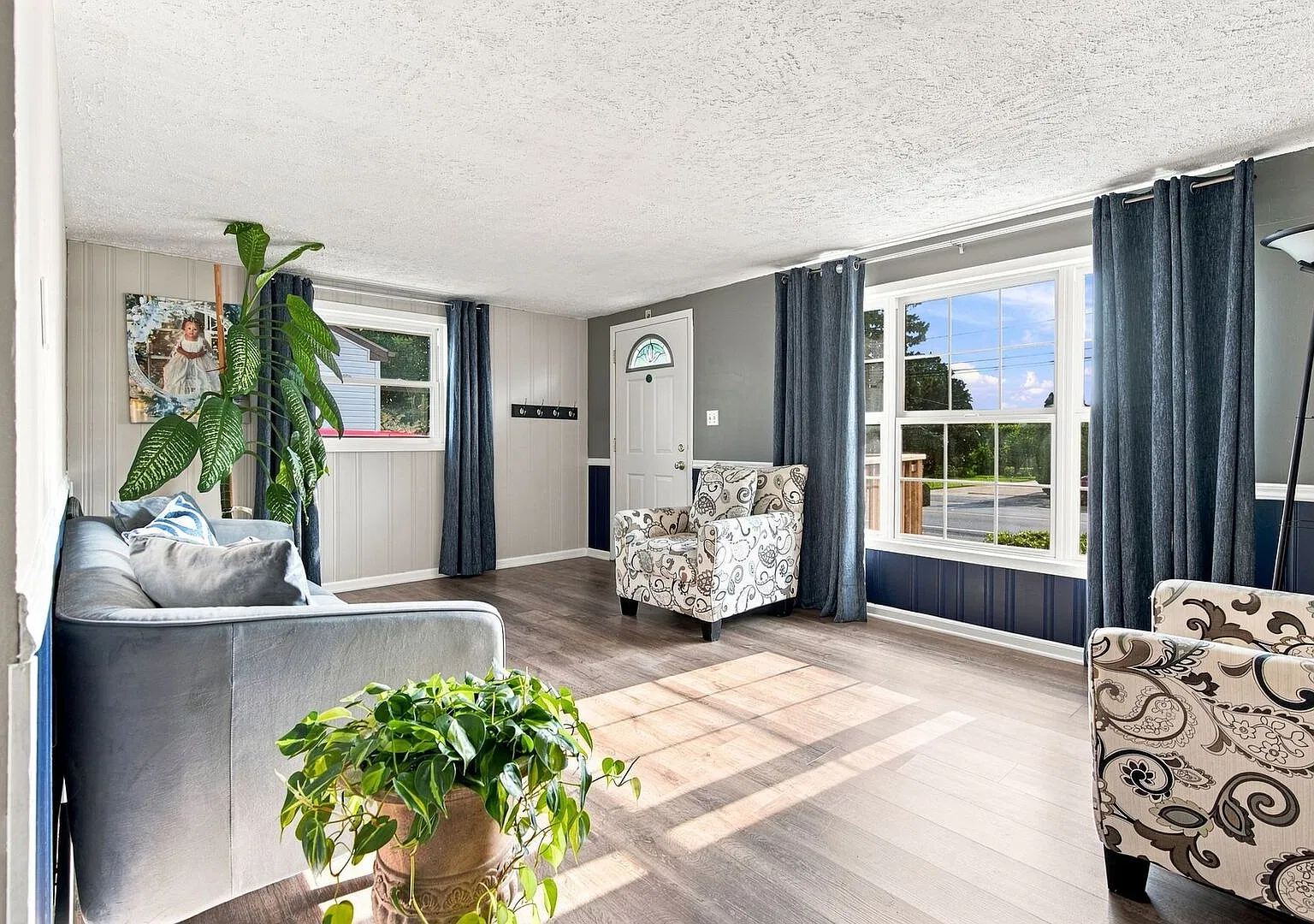 3 bed, 1.5 bath, 1472 sqft, $2,500 — Photo 3