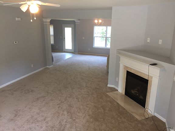 3rd image of 111 Ellington Dr