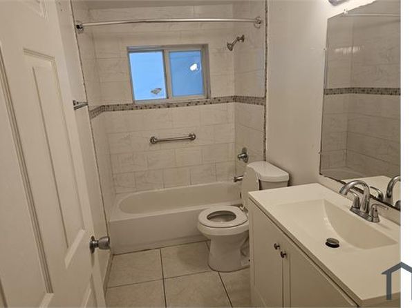 735 NW 10th Ter APT 5