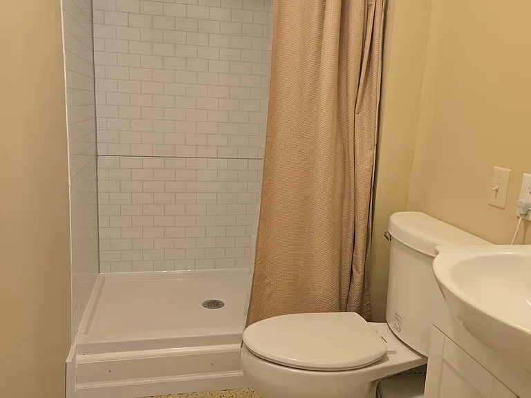 235 Meadow Glen Dr — Photo 20