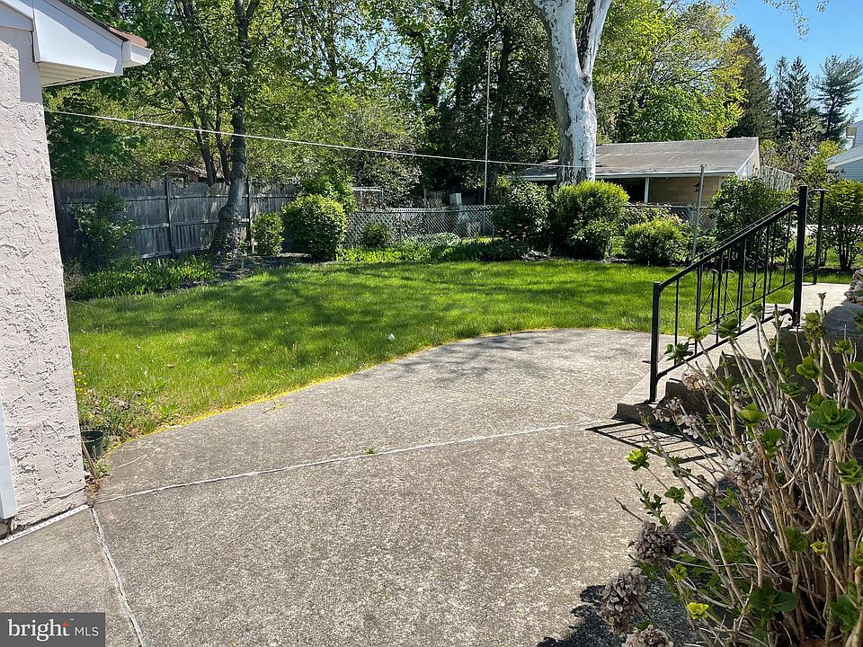 2nd image of 335 Oakwood Ave