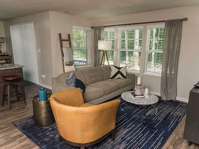 Fairlane Woods Apartments — Photo 3