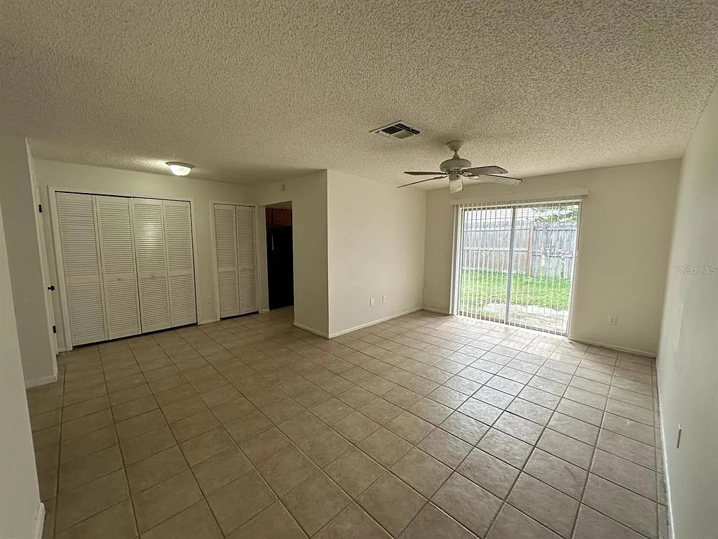 3 bed, 2.5 bath, 850 sqft, $1,595 — Photo 4