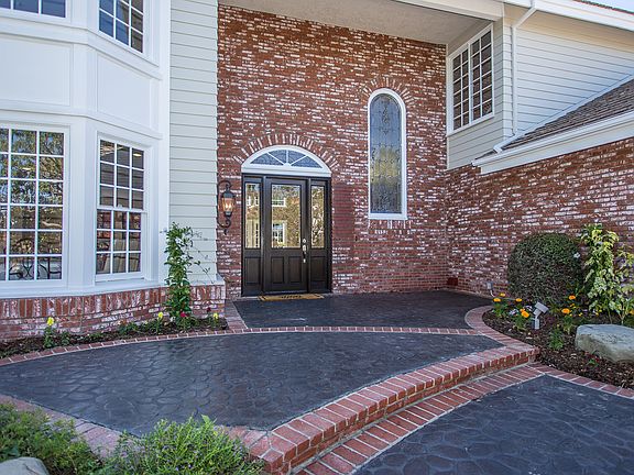 5th image of 29532 Bertrand Dr
