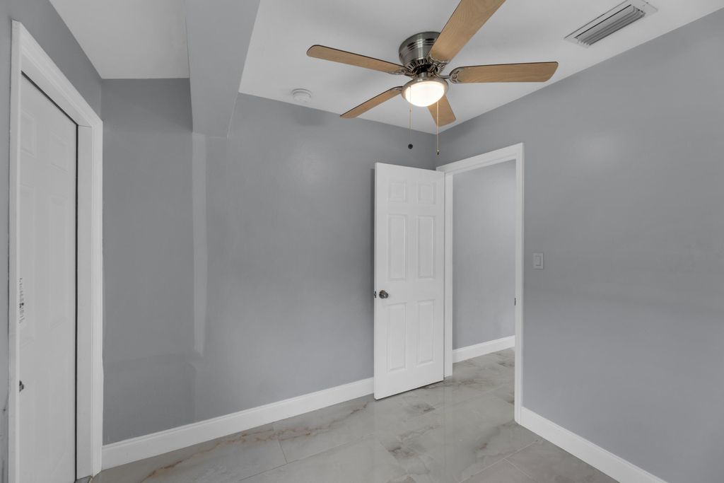802 SW 10th St #802, photo 7