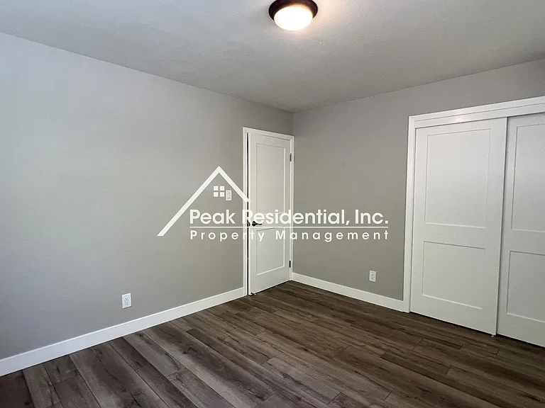 4552 Briarwood Dr — Photo 17