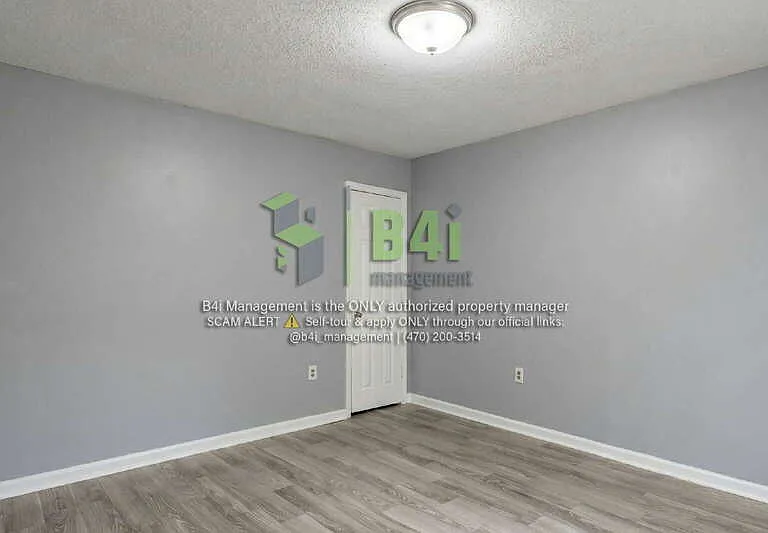220 E Render St — Photo 13