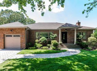 169 Cold Spring Rd, Syosset, NY 11791