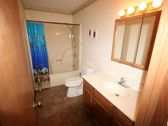 5th image of 311 Hatfield Ln