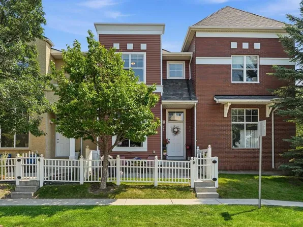 140 W Promenade Way SE, Calgary, AB T2Z 4E9