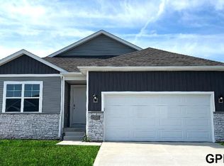 8718 N 167th St, Bennington, NE 68007