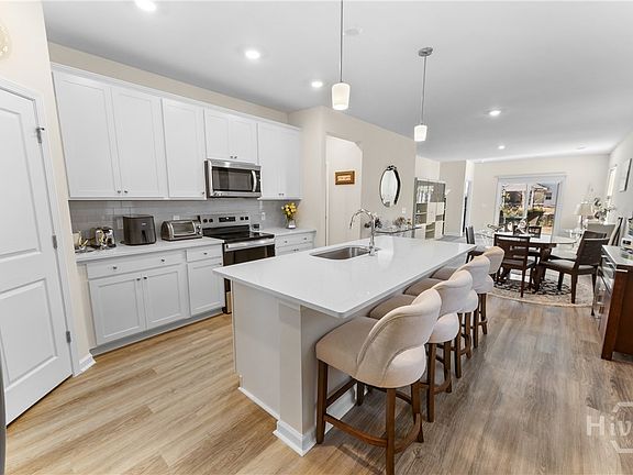 5th image of 232 Bircholt Grove