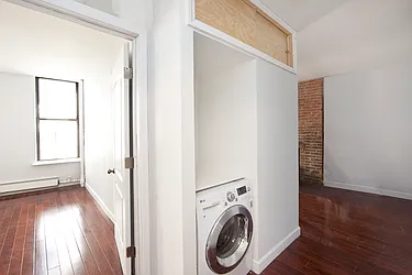 Rented by R New York