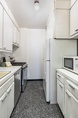 Rented by Brown Harris Stevens | media 4