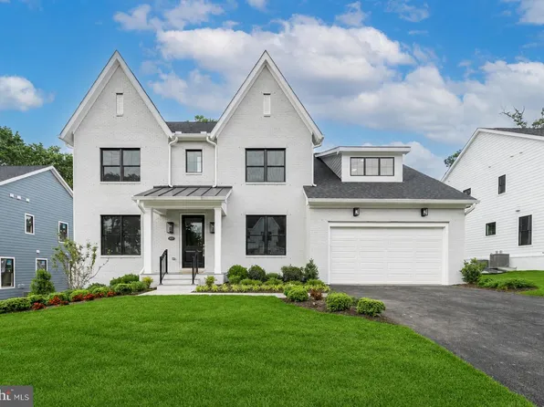 318 Runner Stone Ct NW, Leesburg, VA 20176