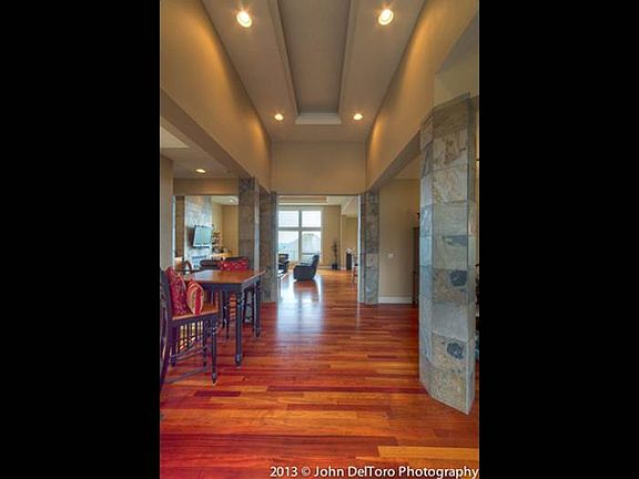 5th image of 1988 E Heitman Cir