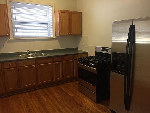 2nd image of 2125 Oak Park Ave