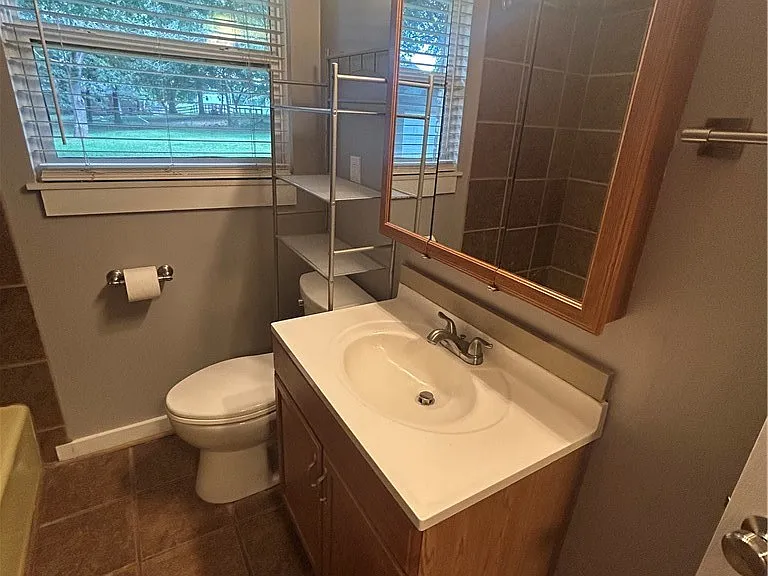 1020 Tuxedo Ln — Photo 18