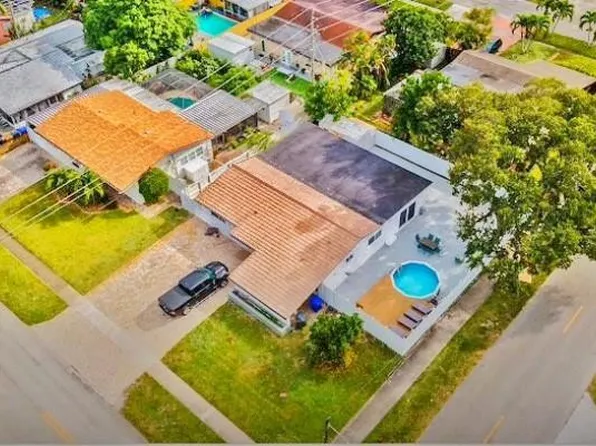 6470 Franklin Street, Hollywood, FL 33024