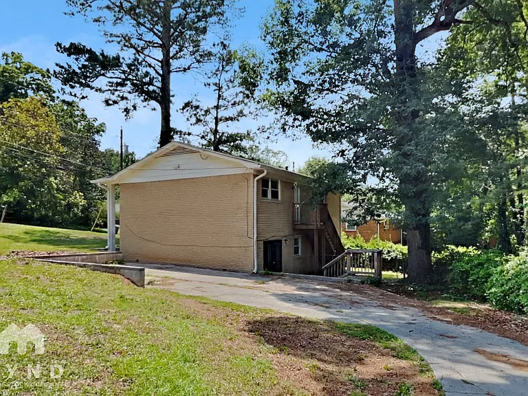 2715 Carriage Ln — Photo 20