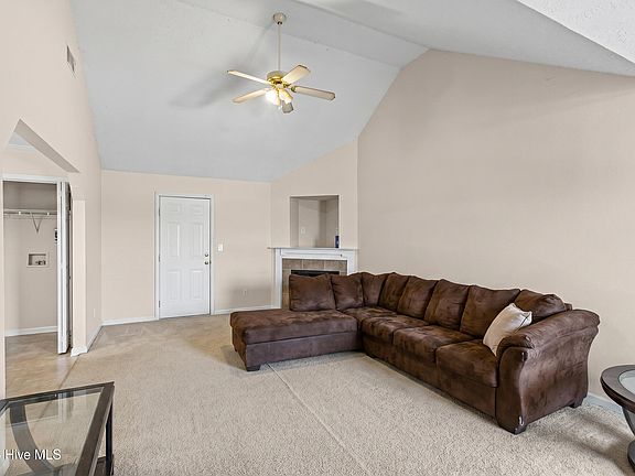 2nd image of 3520 Tullocks Hill Drive