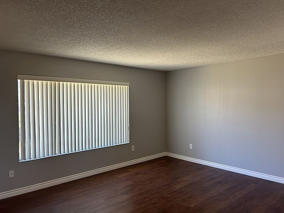 4th image of 12058 Custer St