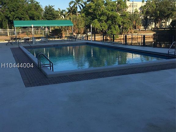 5th image of 4100 N 58th Ave APT 308