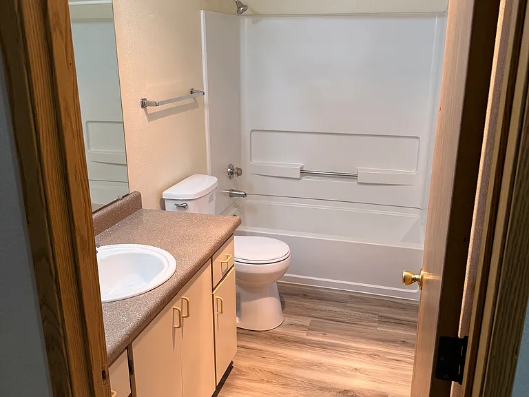 Rockwood Park Apartments — Photo 15