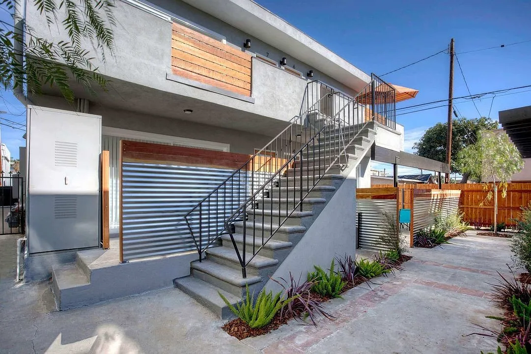 1543 Stanford St — Photo 3