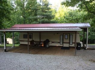 2027 Lakeview Dr, Byrdstown, TN 38549