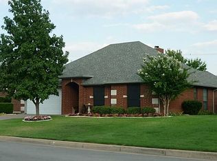 216 NE McAlister Rd, Burleson, TX 76028