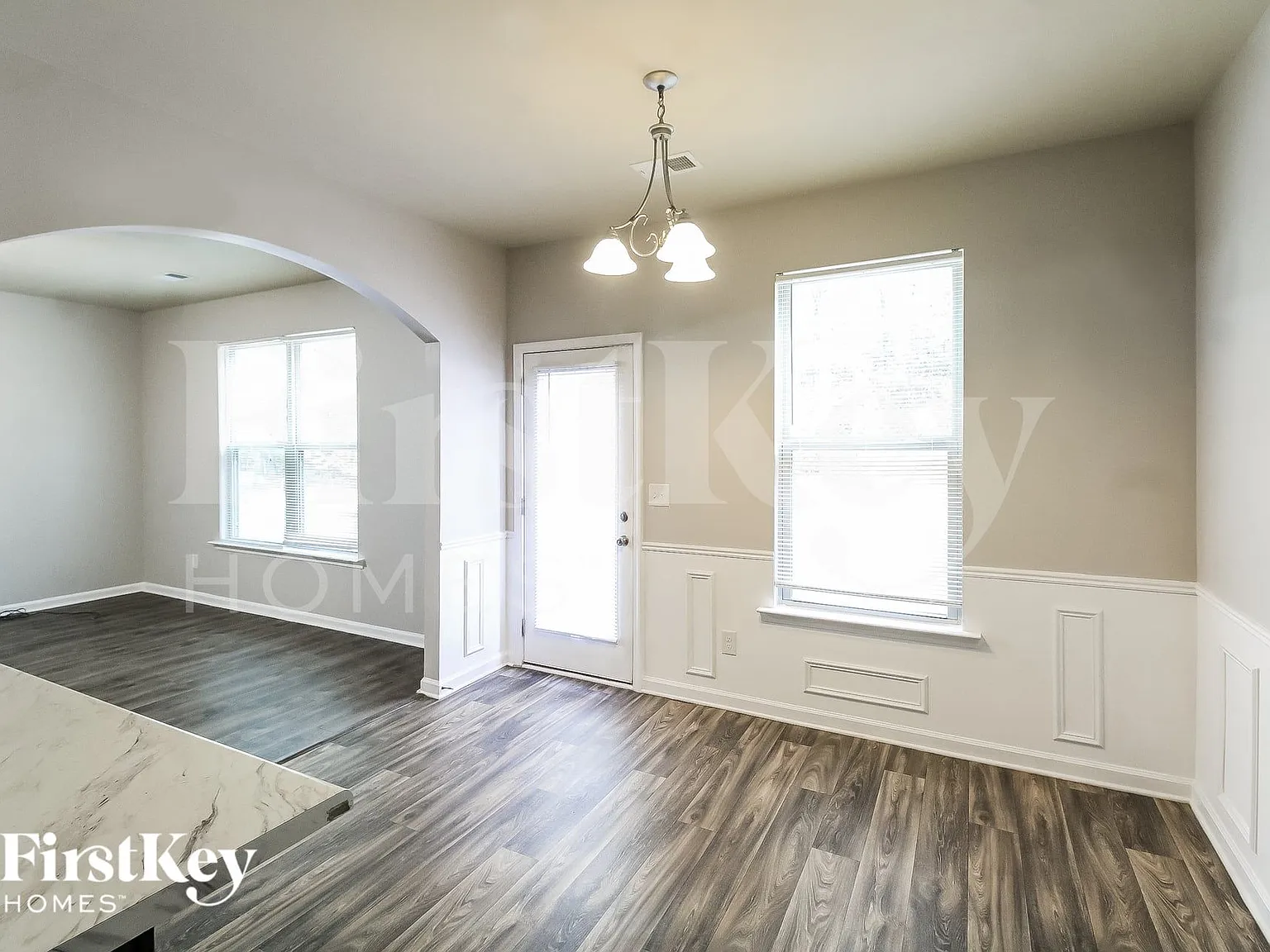 4 bed, 2.5 bath, 2044 sqft, $2,345 — Photo 4