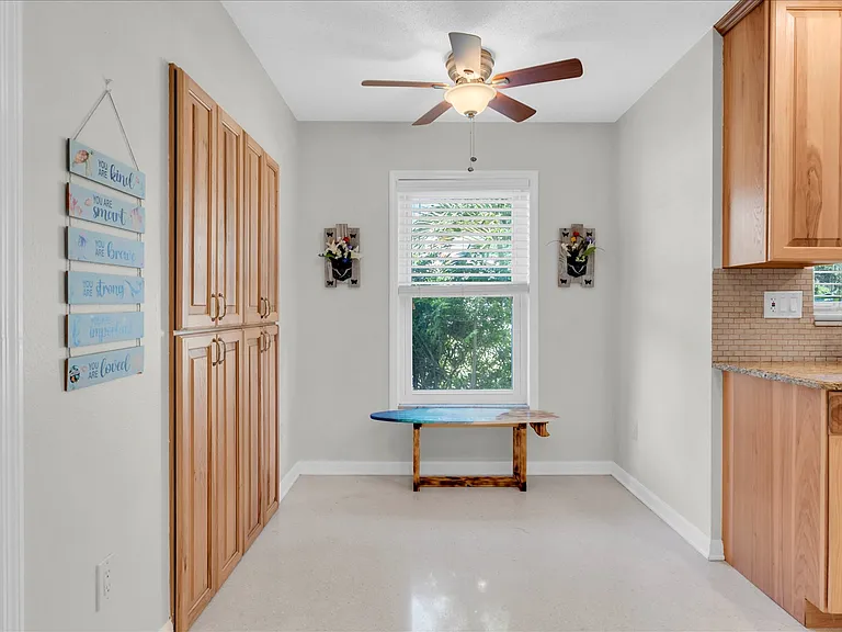 232 Timberlane Dr — Photo 12