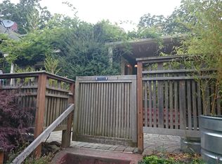 148 N 74th St, Seattle, WA 98103