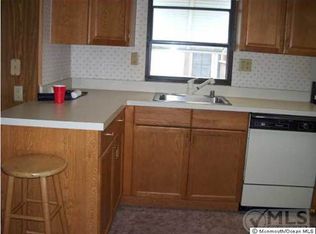 22 Geneva Rd, Lakehurst, NJ 08733