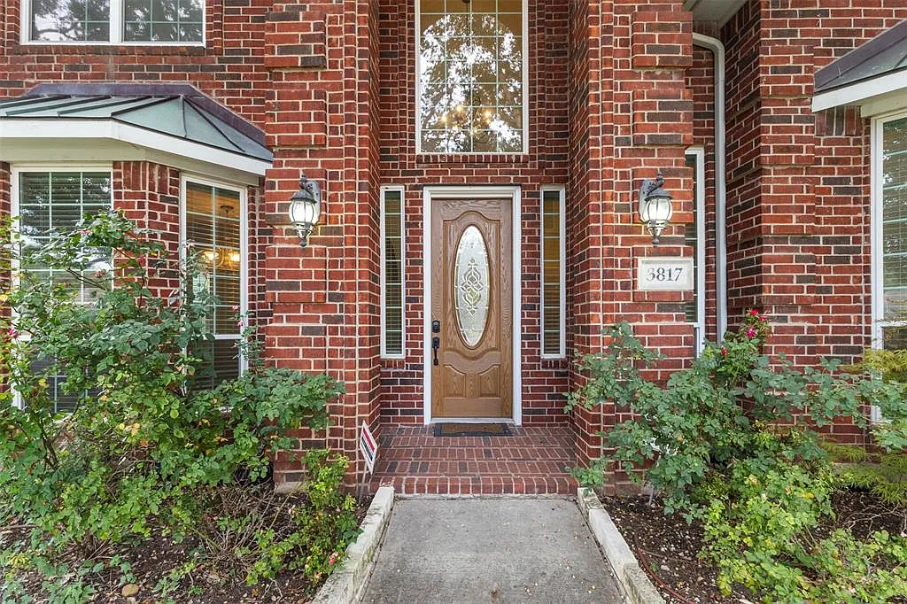 4 bed, 2.5 bath, 2583 sqft, $2,995 — Photo 3