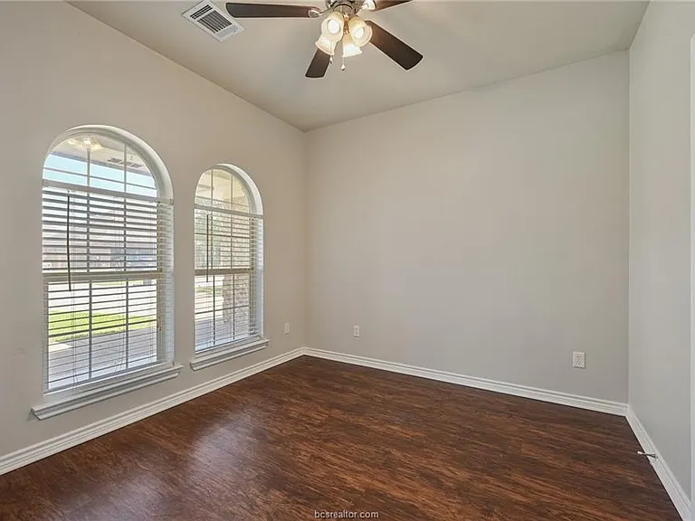 1219 Harrisonburg Ln — Photo 13