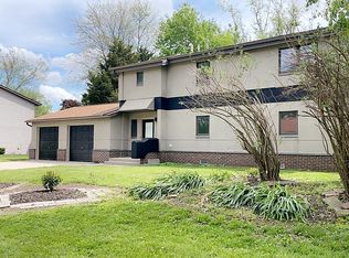 524 Green Haven Dr, Swansea, IL