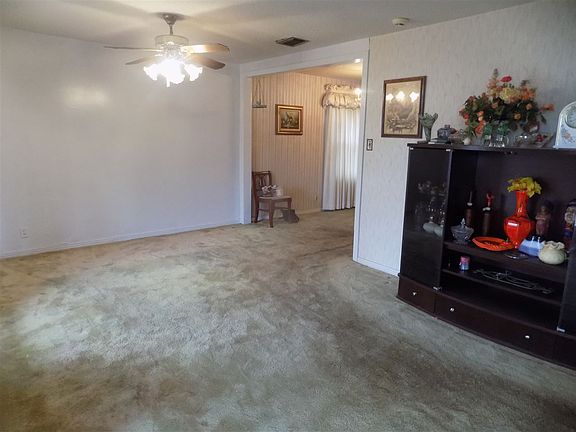 3rd image of 3405 Jones St
