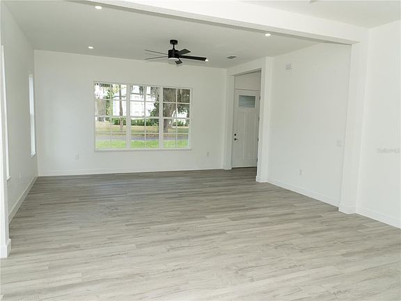 5th image of 1115 HICKORY