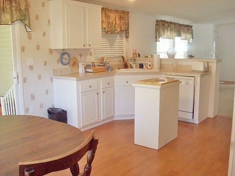 2nd image of 2227 Castlebar Rd