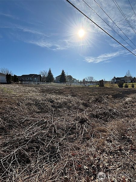 3rd image of 0 Hennessey/Tieton Dr