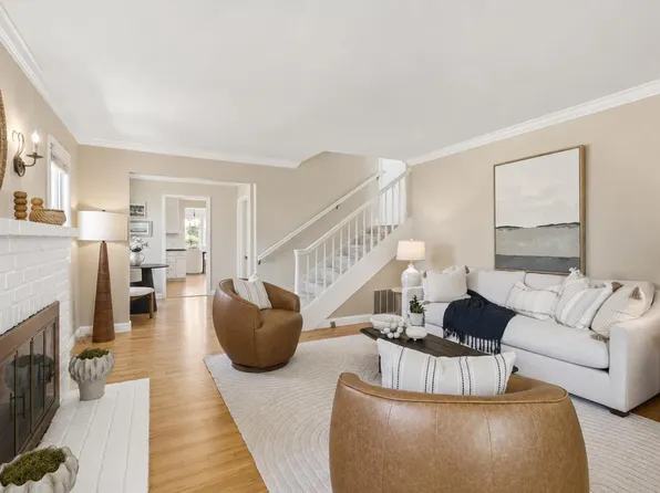 3723 Alameda De Las Pulgas, Menlo Park, CA 94025