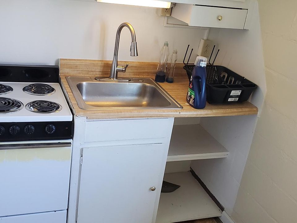 2nd image of 873 Washington Ave #4