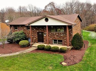 120 Lawnview Dr, Freedom, PA 15042