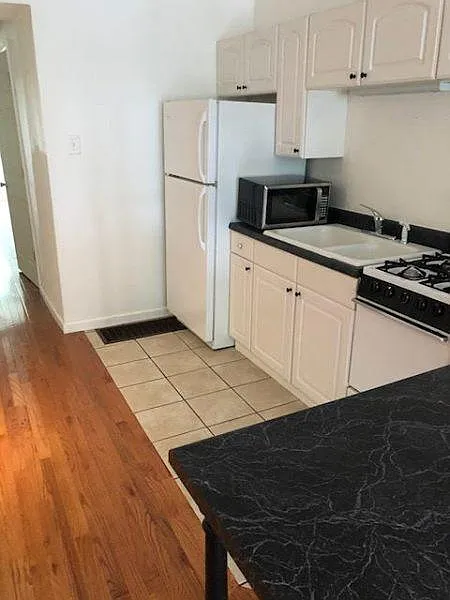 1 bed, 750 sqft, $775 — Photo 3