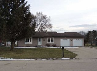 406 Linda Ave, Rochelle, IL 61068