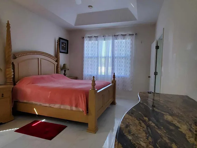 2323 Pan American Blvd — Photo 32