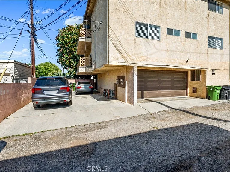 972 W 14th St #3 — Photo 25