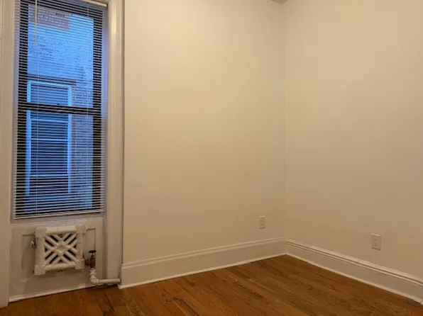 128 Milton Street image 9 of 10